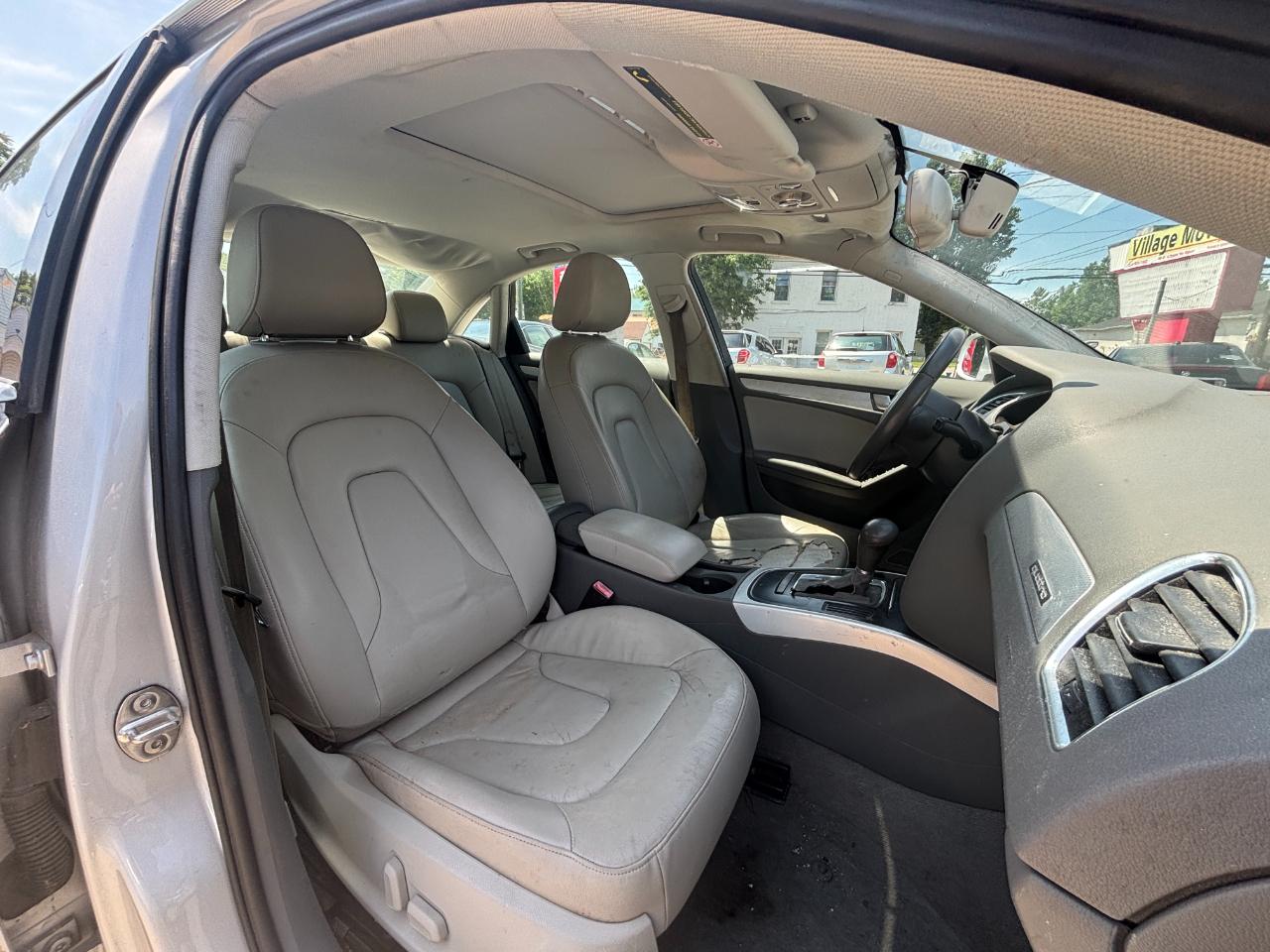 Audi A4 2.0T Sedan quattro Tiptronic 2011