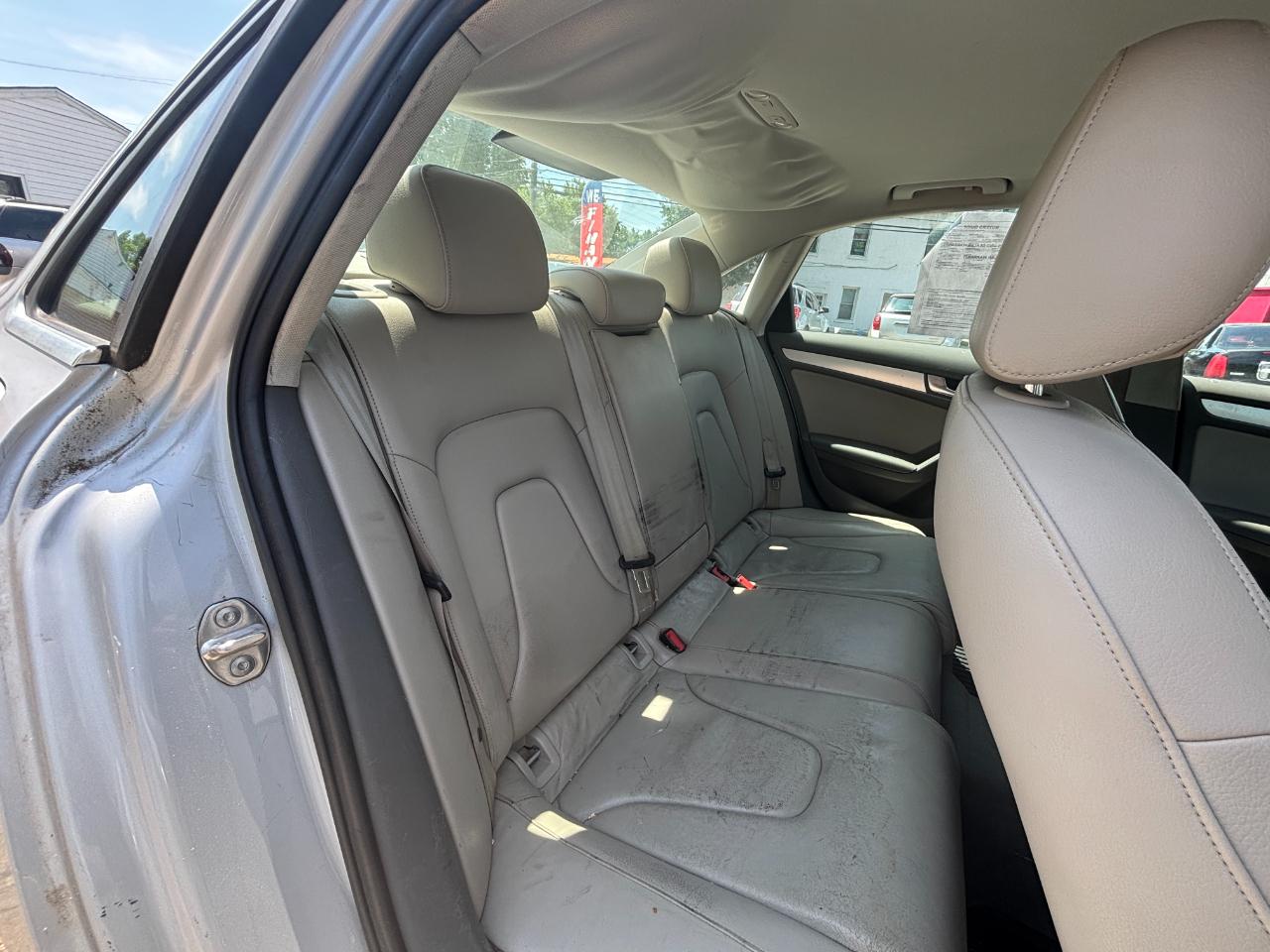 Audi A4 2.0T Sedan quattro Tiptronic 2011