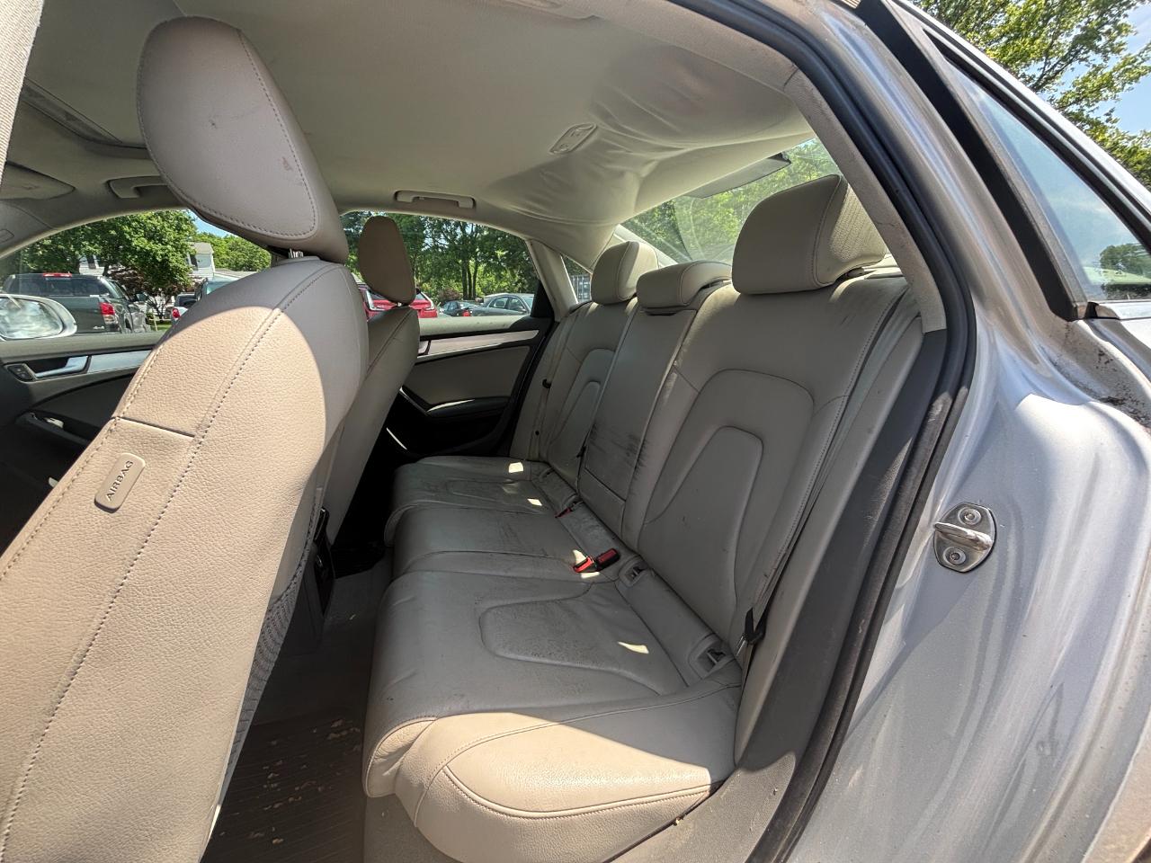 Audi A4 2.0T Sedan quattro Tiptronic 2011