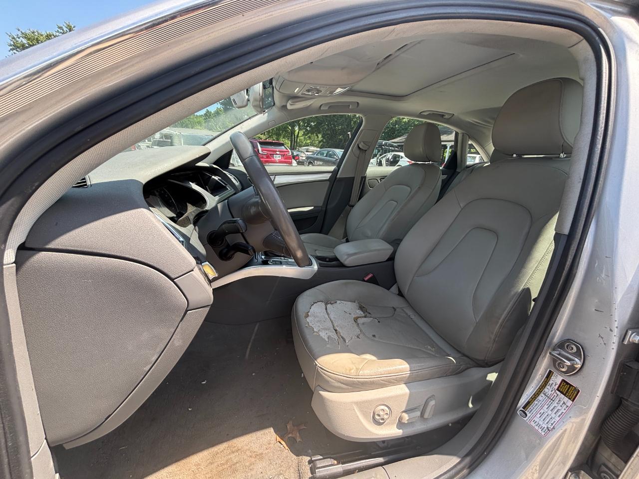 Audi A4 2.0T Sedan quattro Tiptronic 2011