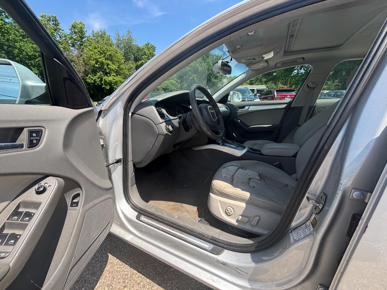 Audi A4 2.0T Sedan quattro Tiptronic 2011