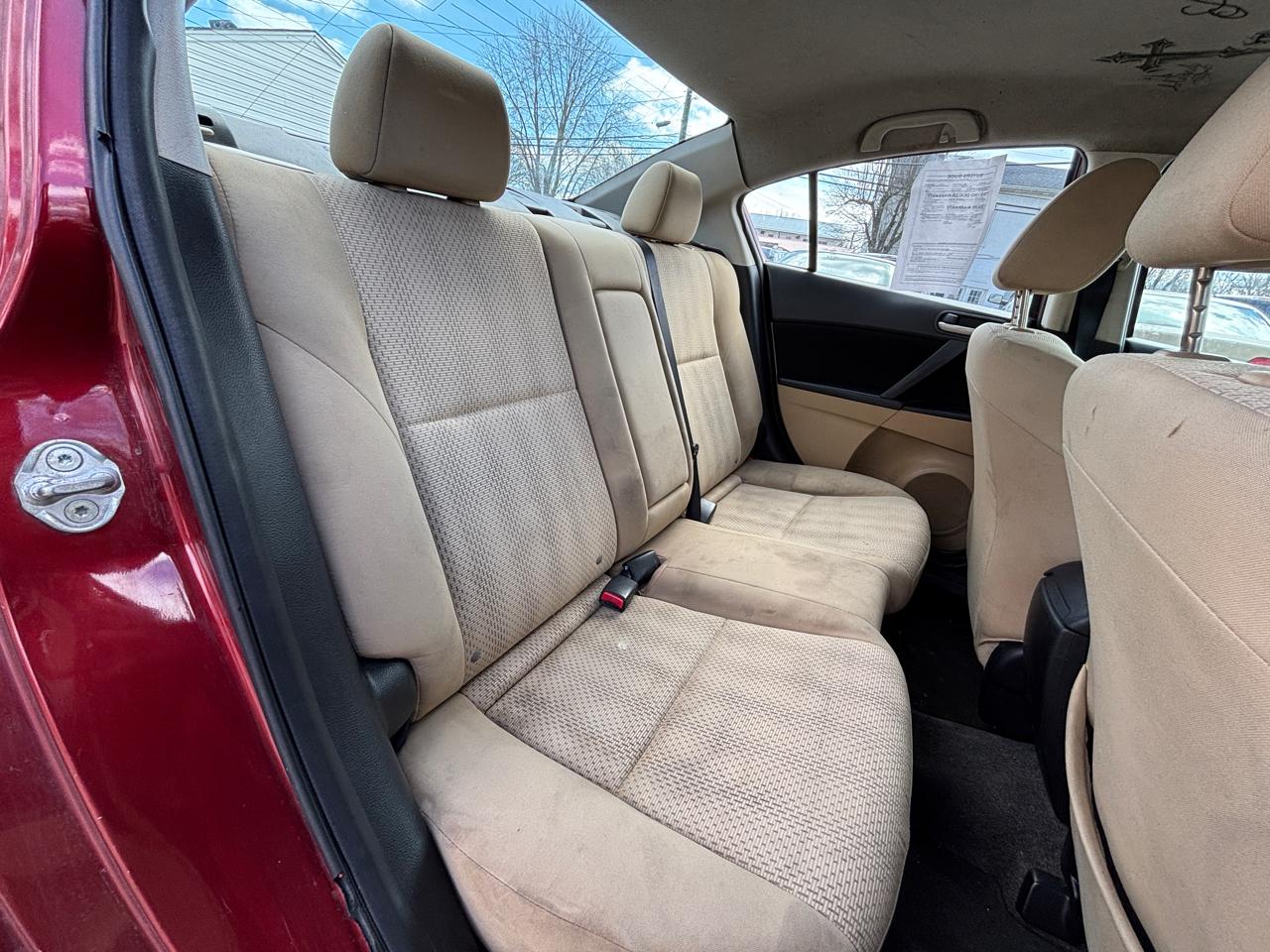 Mazda MAZDA3 i Touring 4-door 2011