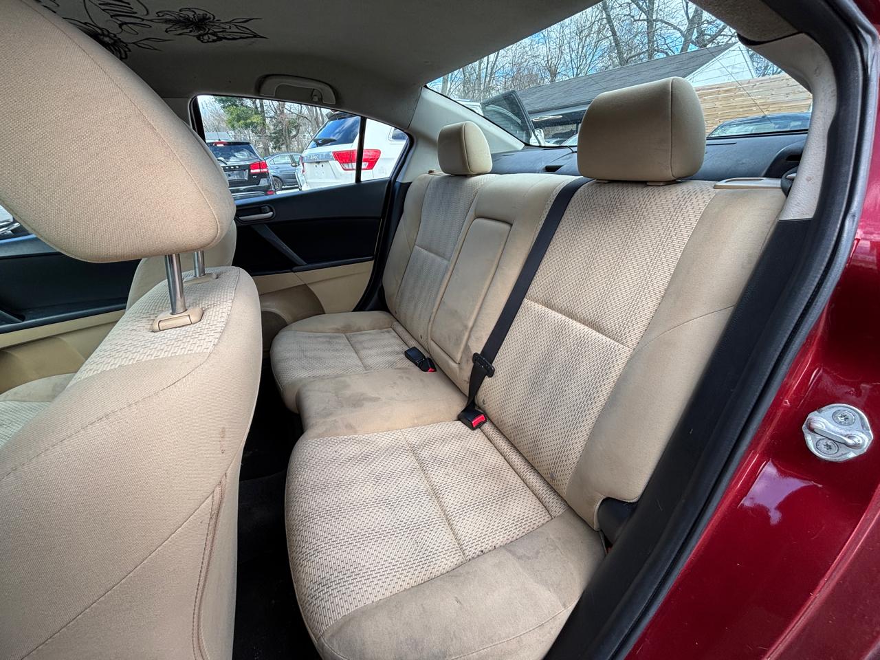 Mazda MAZDA3 i Touring 4-door 2011