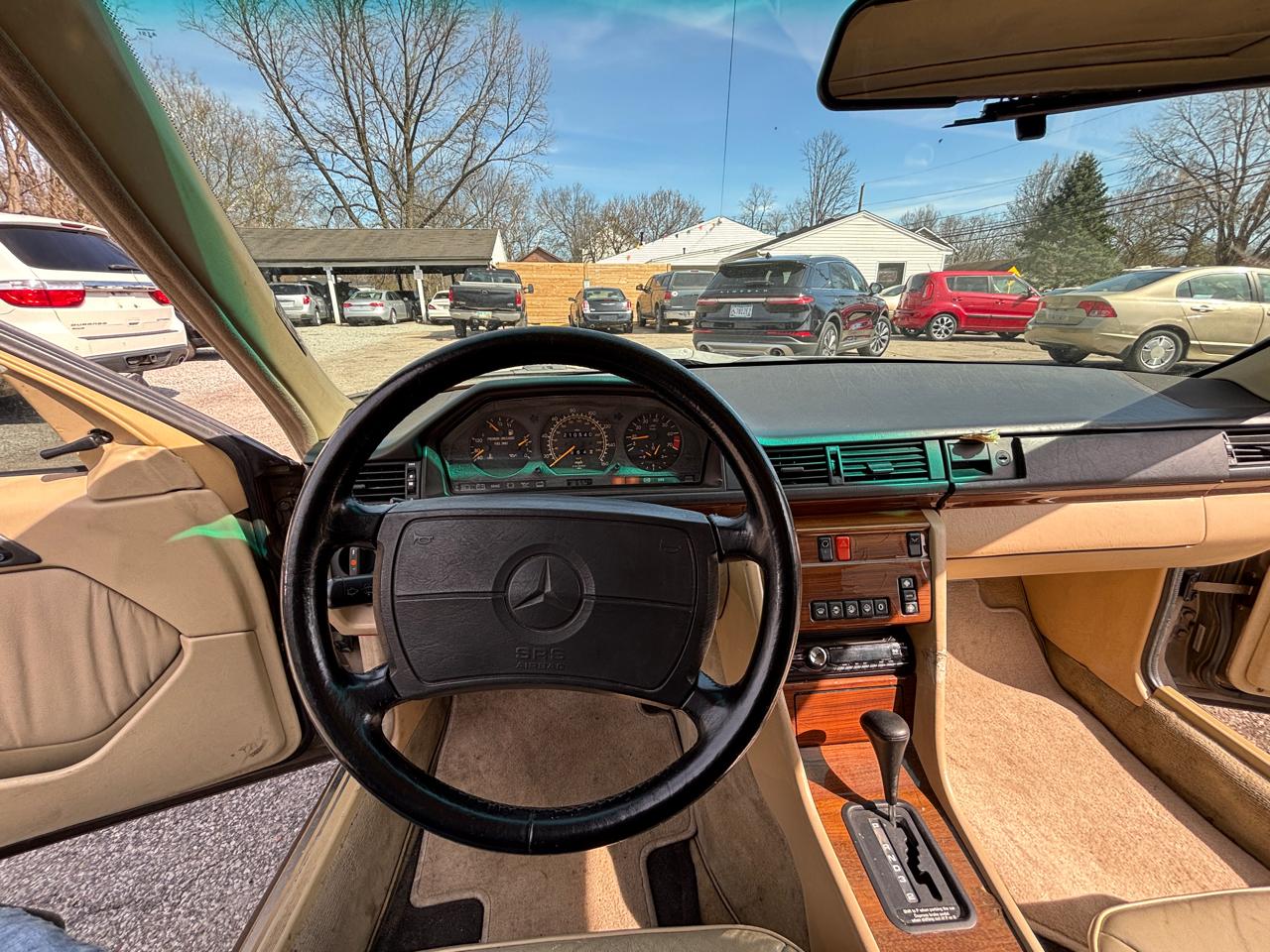 Mercedes-Benz 300 E sedan 1991