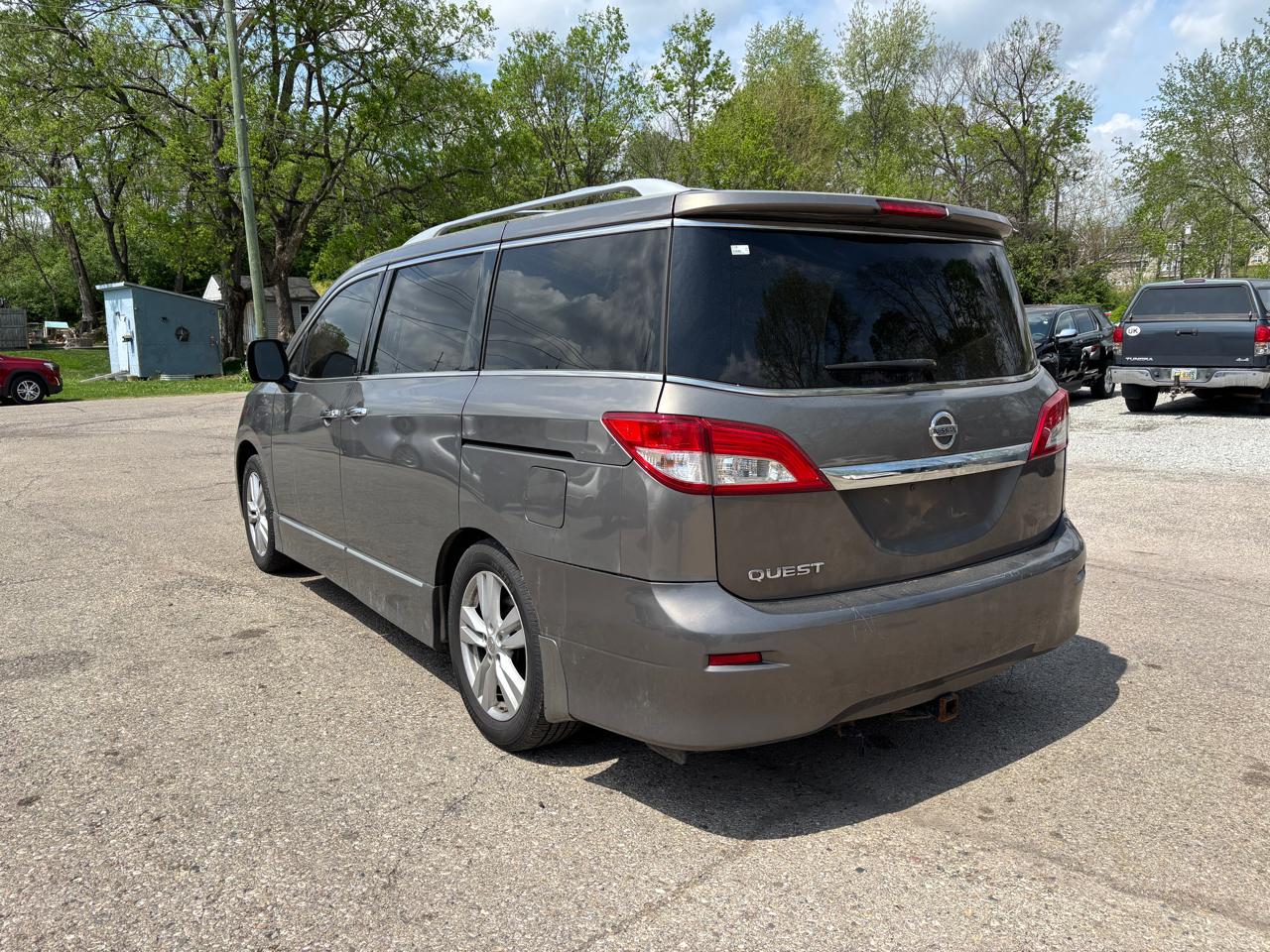 Nissan Quest S 2015