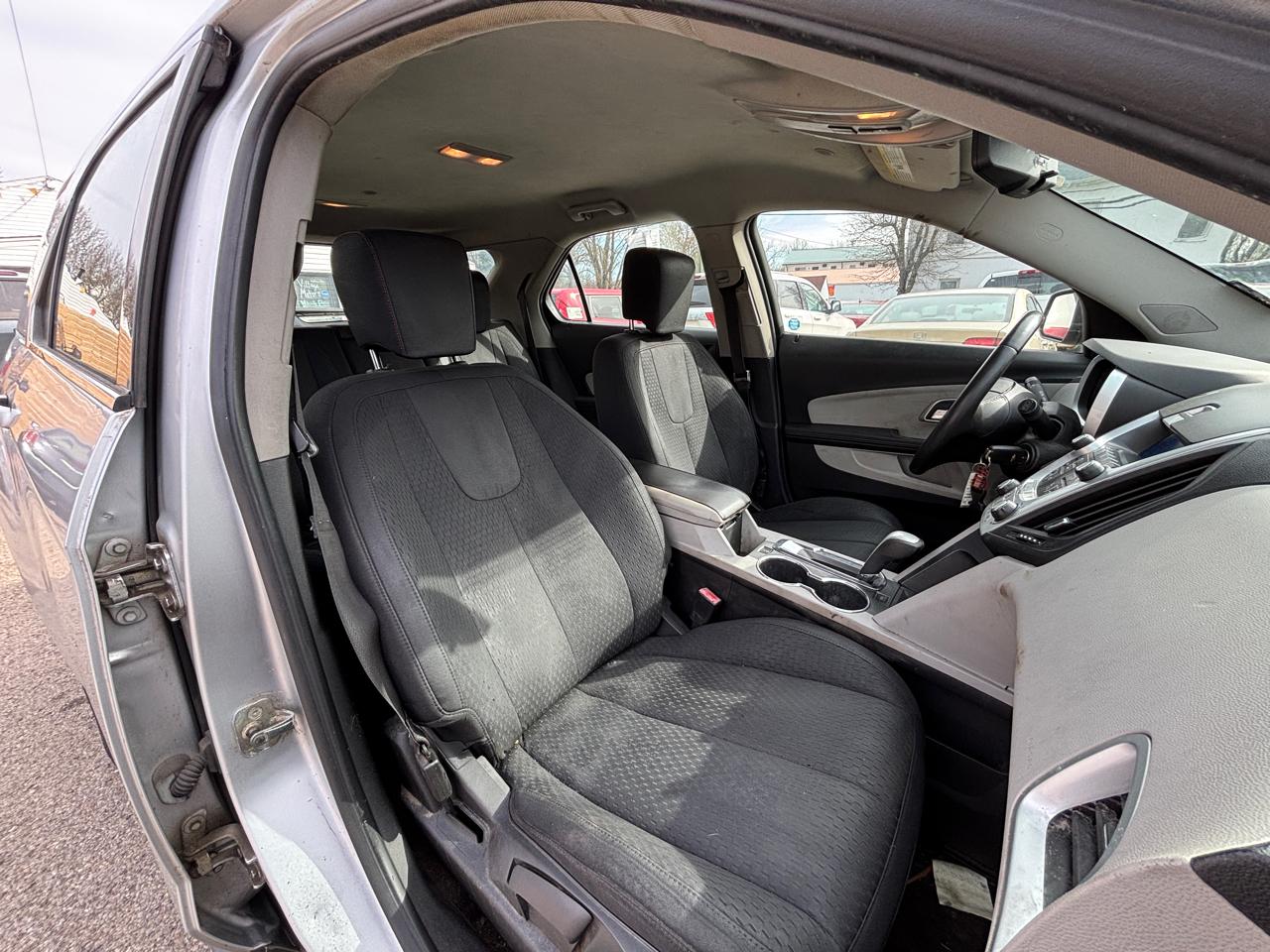 Chevrolet Equinox LS 2WD 2011