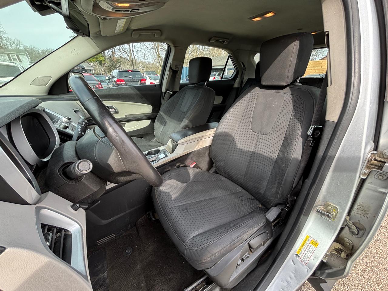 Chevrolet Equinox LS 2WD 2011