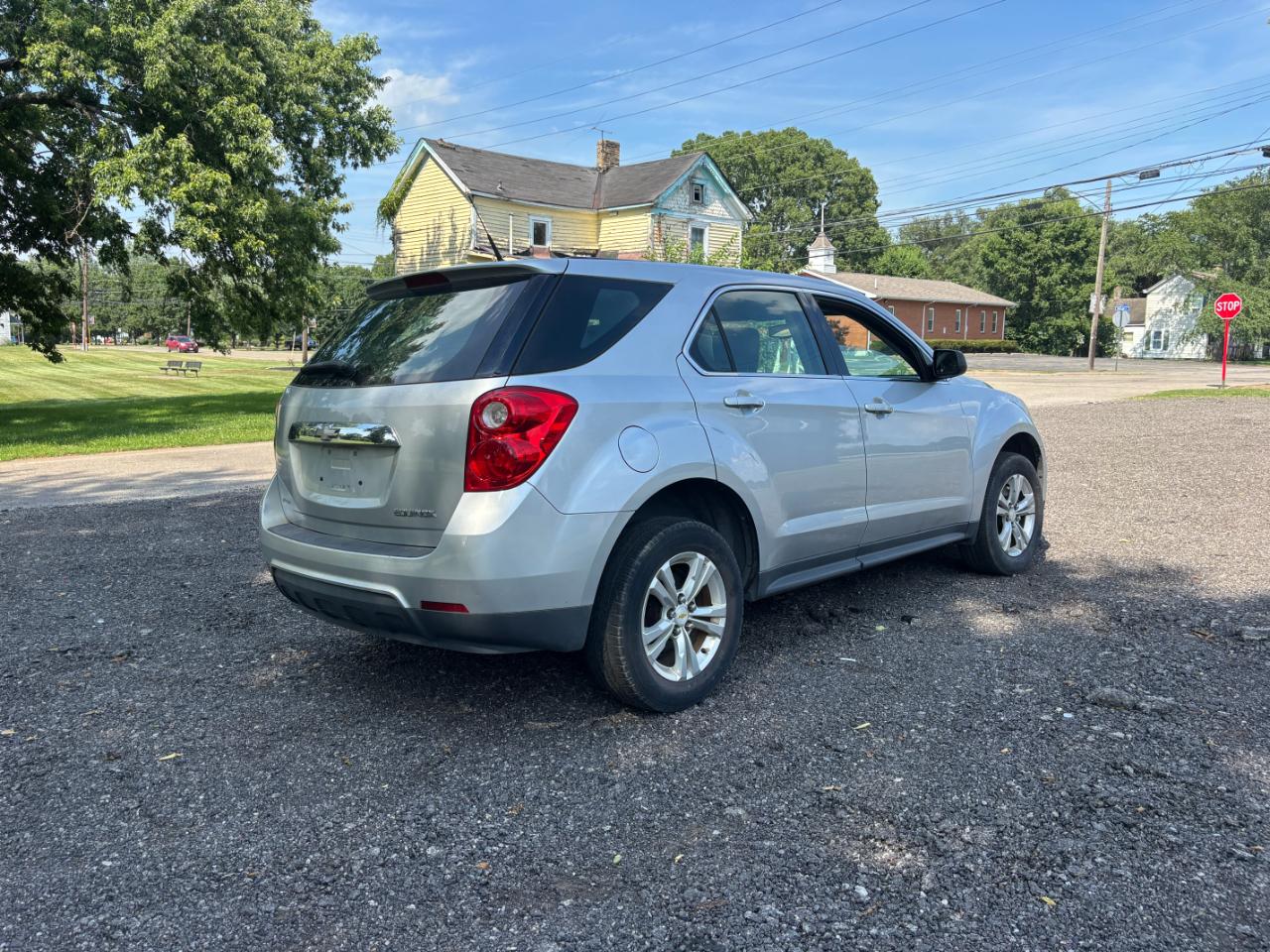 Chevrolet Equinox LS 2WD 2011