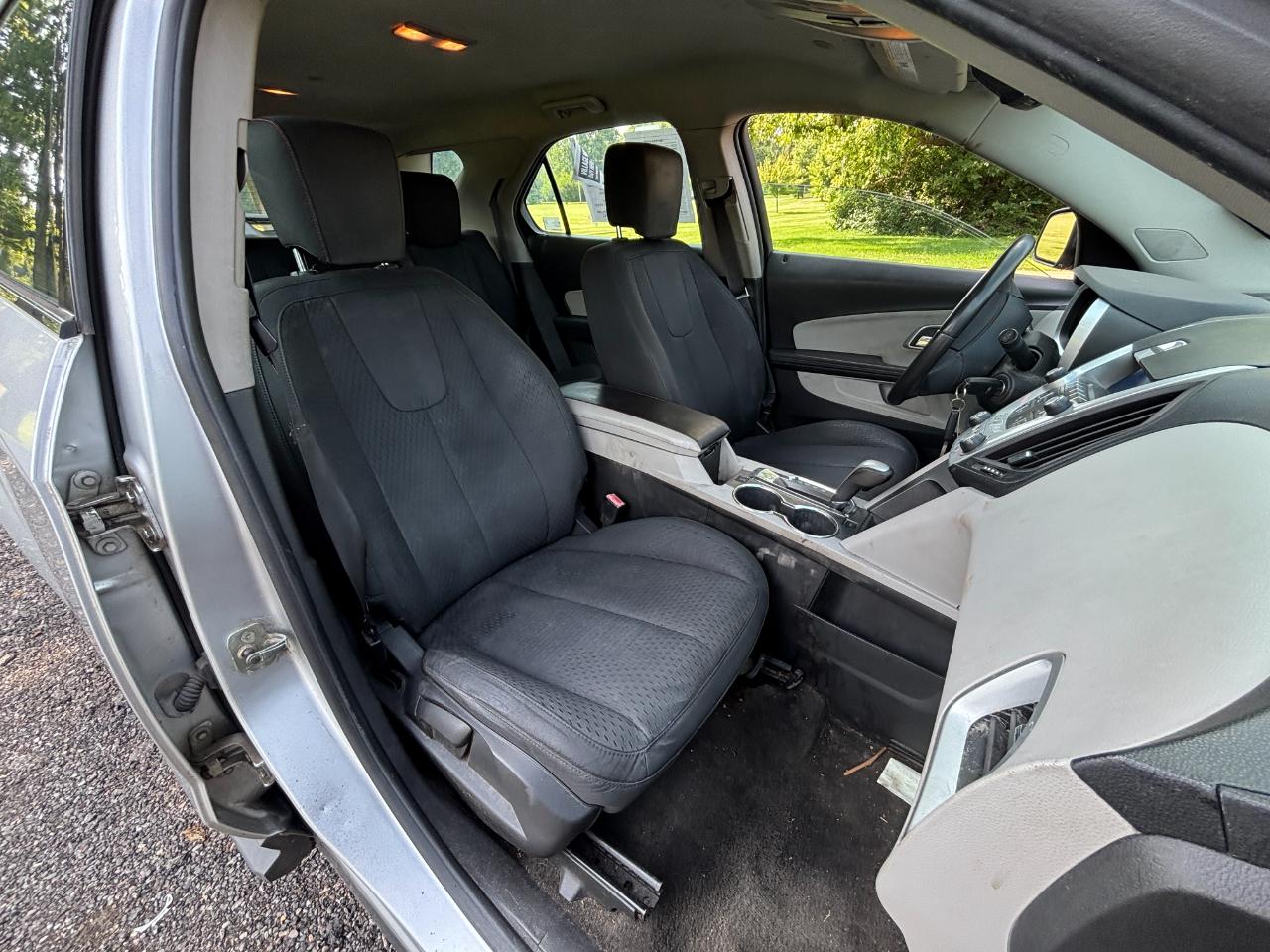 Chevrolet Equinox LS 2WD 2011