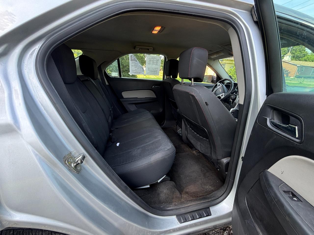 Chevrolet Equinox LS 2WD 2011
