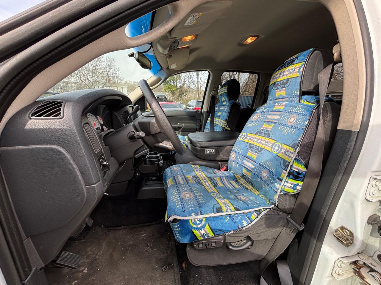 Dodge Ram 1500 ST Quad Cab 4WD 2004