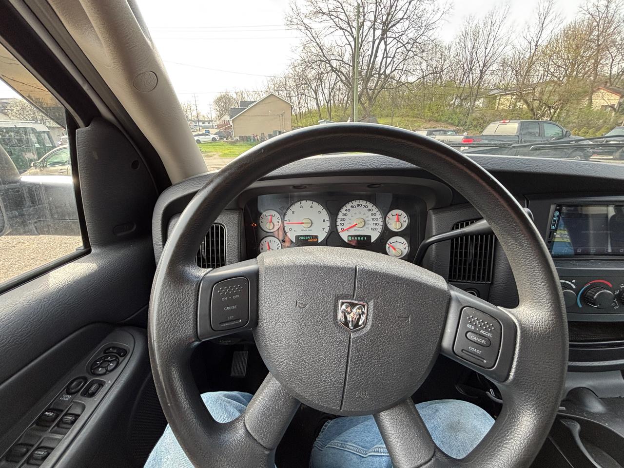 Dodge Ram 1500 ST Quad Cab 4WD 2004