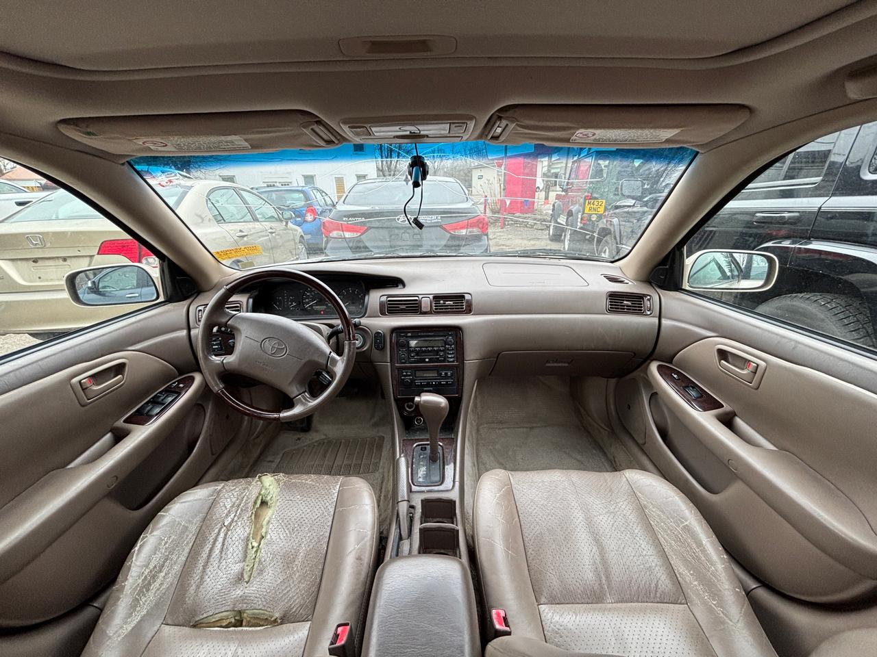 Toyota Camry LE V6 2001