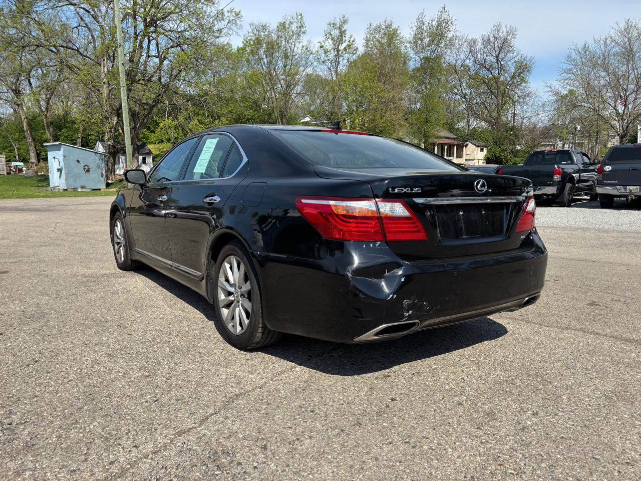 Lexus LS 460 Luxury Sedan AWD 2010