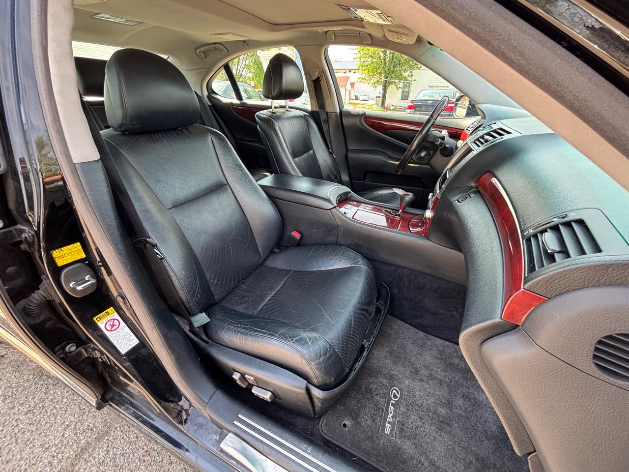 Lexus LS 460 Luxury Sedan AWD 2010