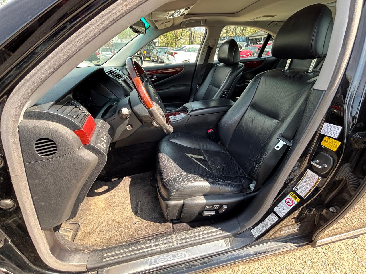 Lexus LS 460 Luxury Sedan AWD 2010