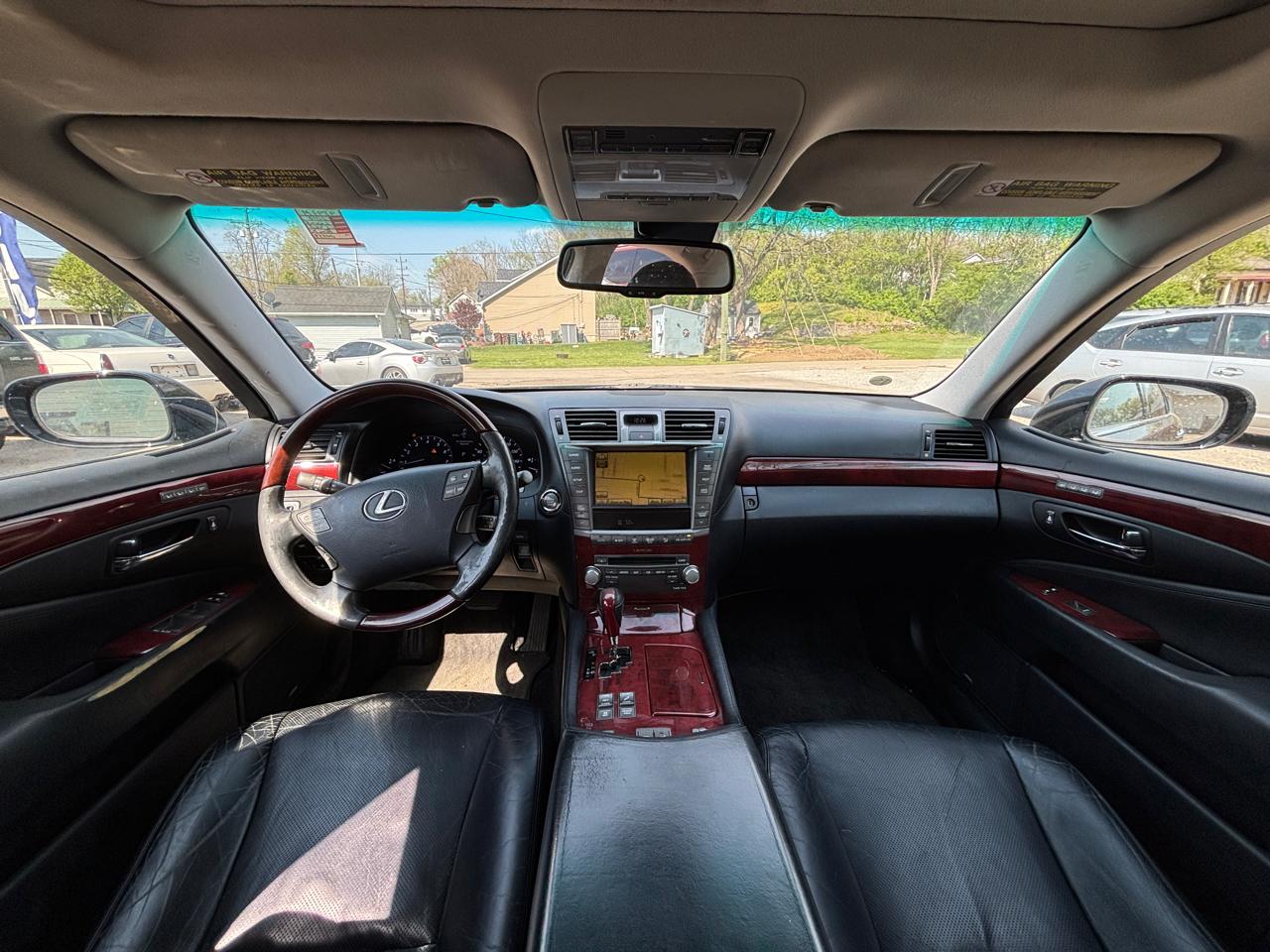 Lexus LS 460 Luxury Sedan AWD 2010