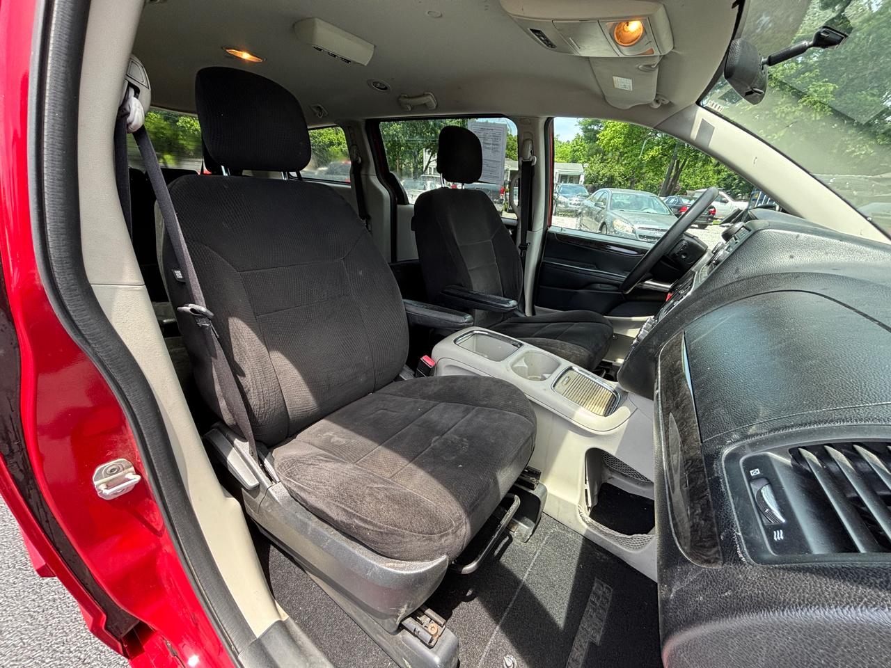 Dodge Grand Caravan SXT 2012