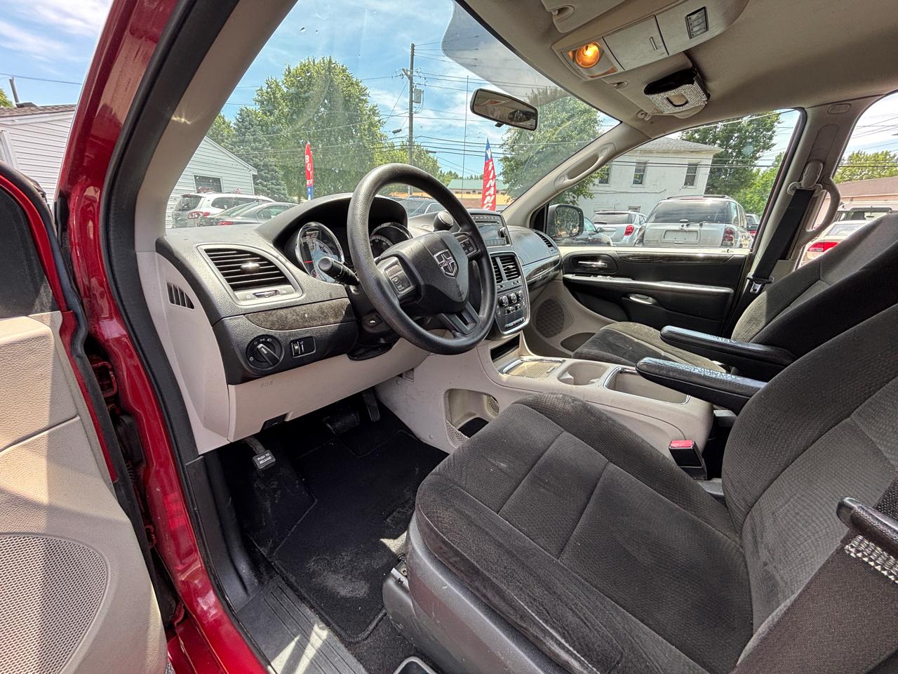 Dodge Grand Caravan SXT 2012