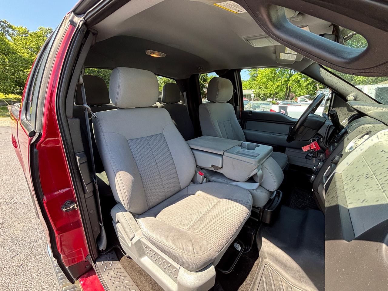 Ford F-150 XL SuperCab 8-ft. Bed 4WD 2013