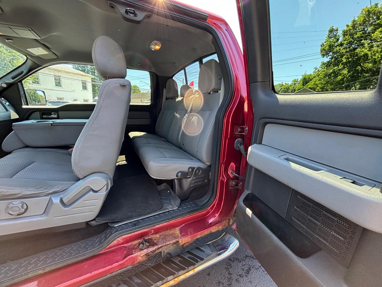 Ford F-150 XL SuperCab 8-ft. Bed 4WD 2013