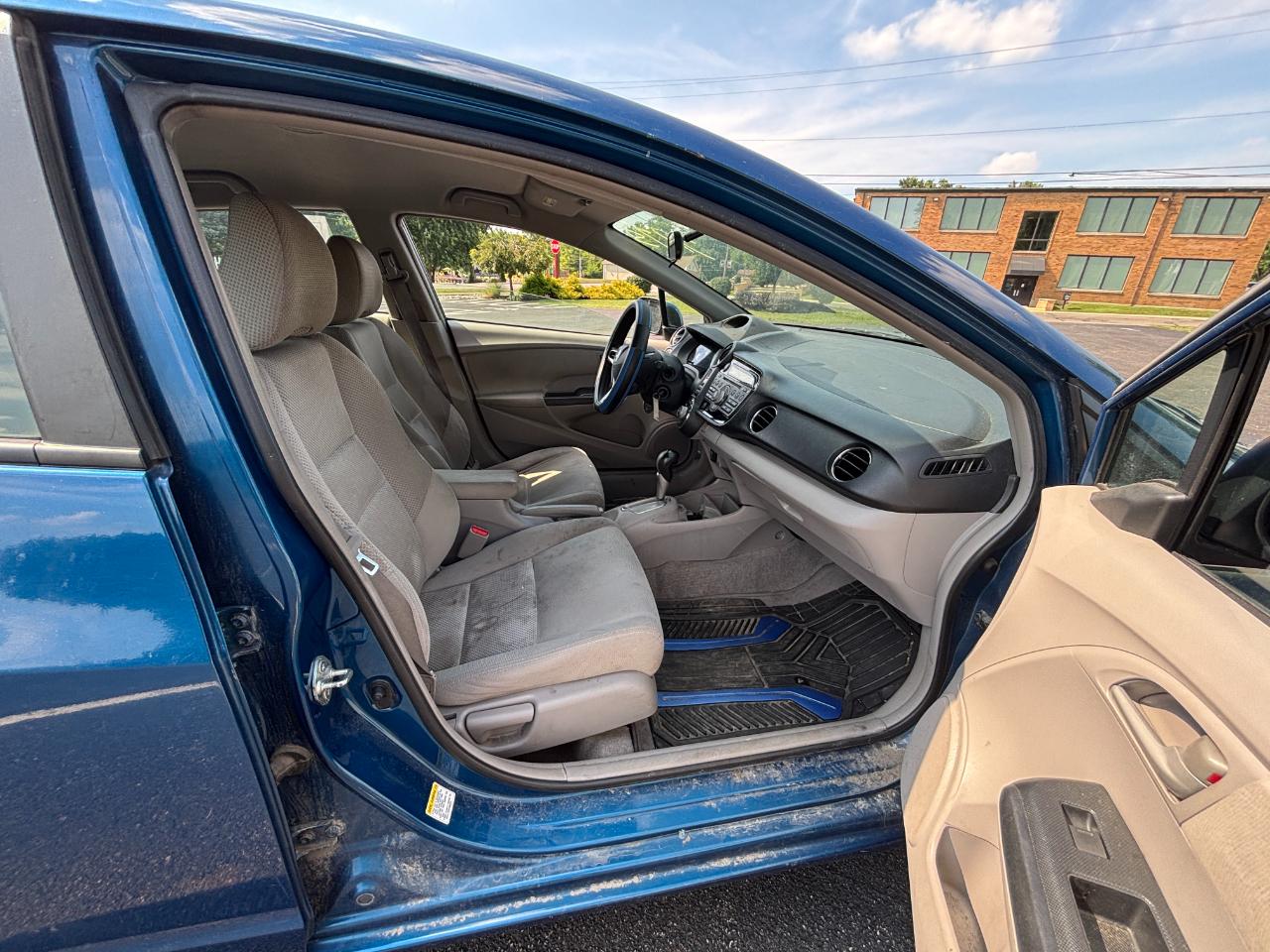 Honda Insight LX 2011