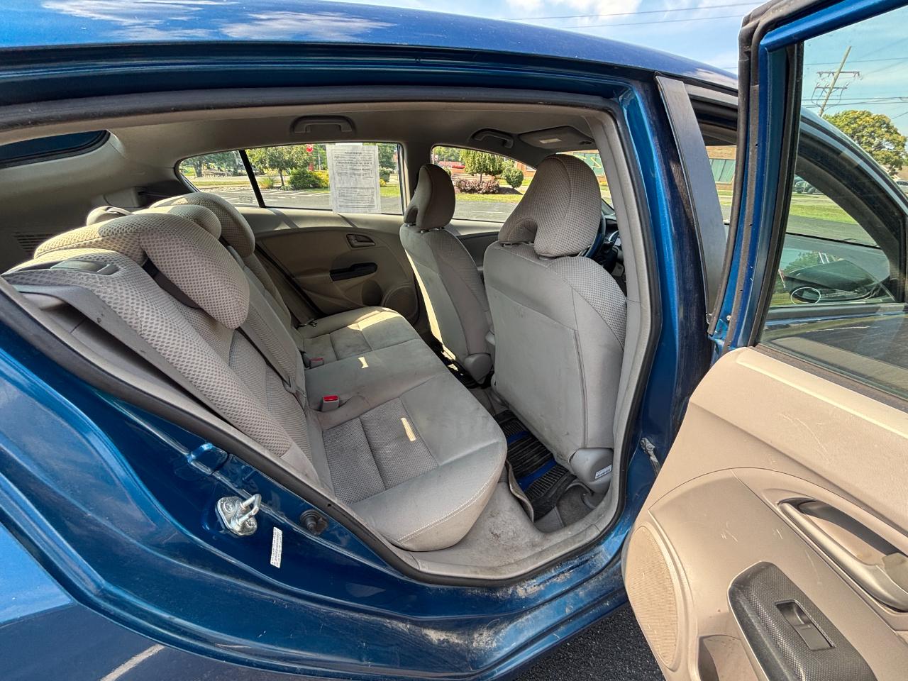 Honda Insight LX 2011