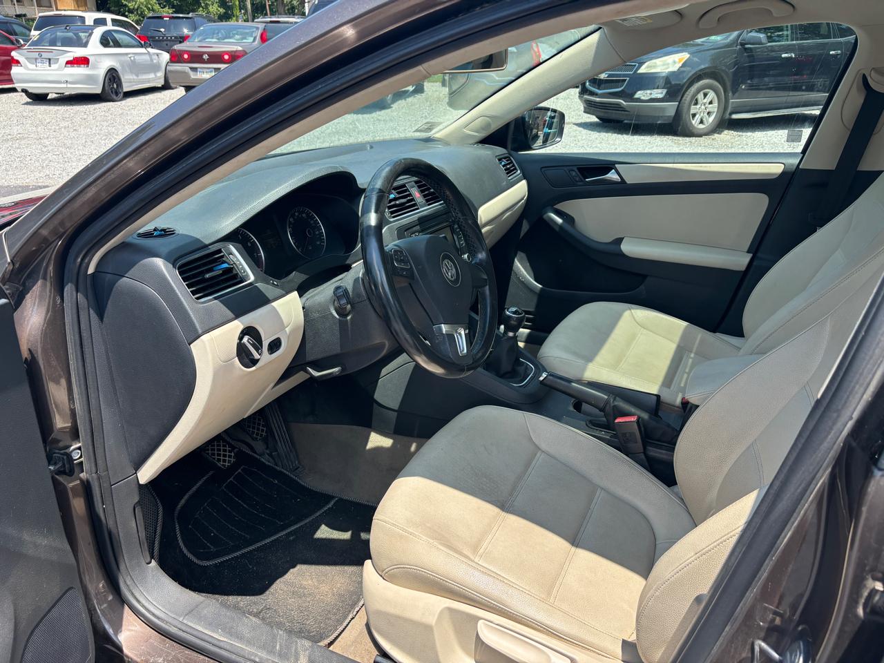 Volkswagen Jetta SE 2012