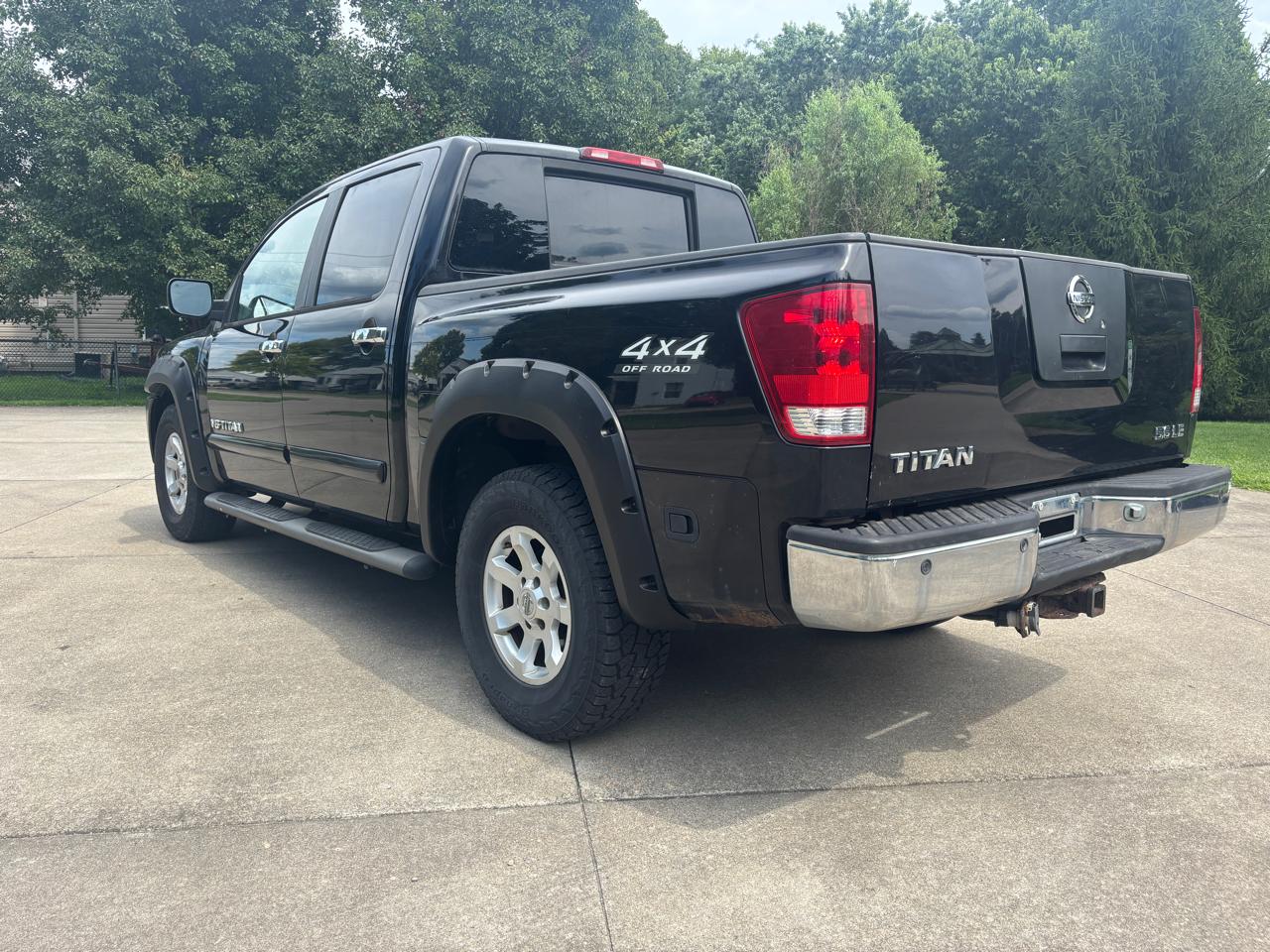Nissan Titan XE Crew Cab 4WD 2005