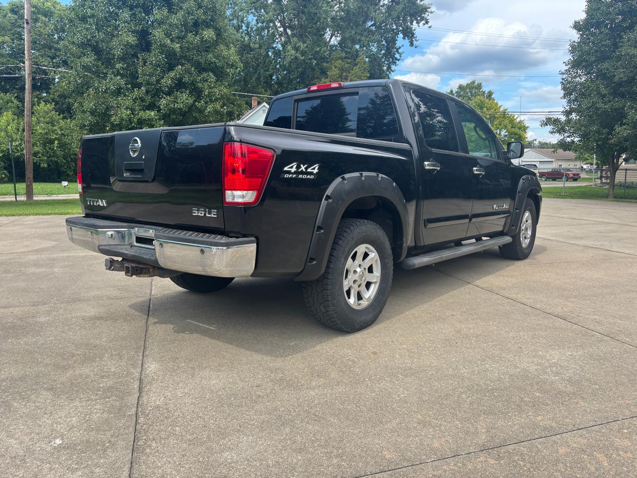 Nissan Titan XE Crew Cab 4WD 2005