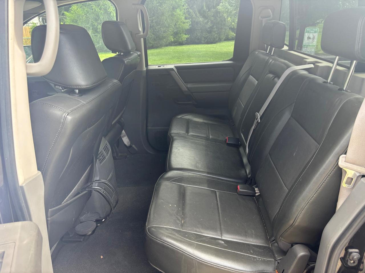 Nissan Titan XE Crew Cab 4WD 2005