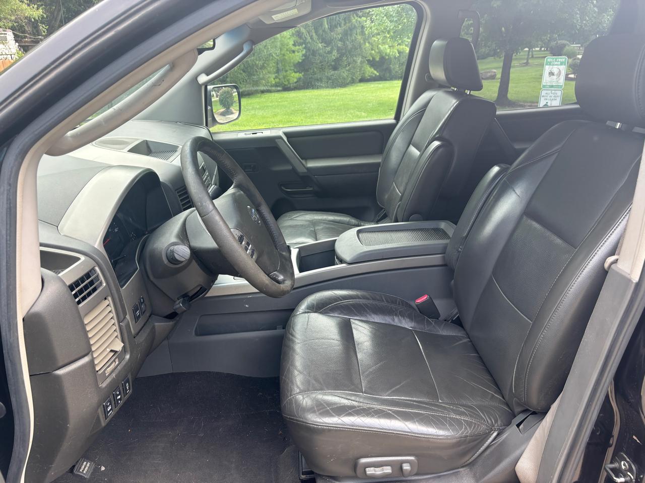 Nissan Titan XE Crew Cab 4WD 2005