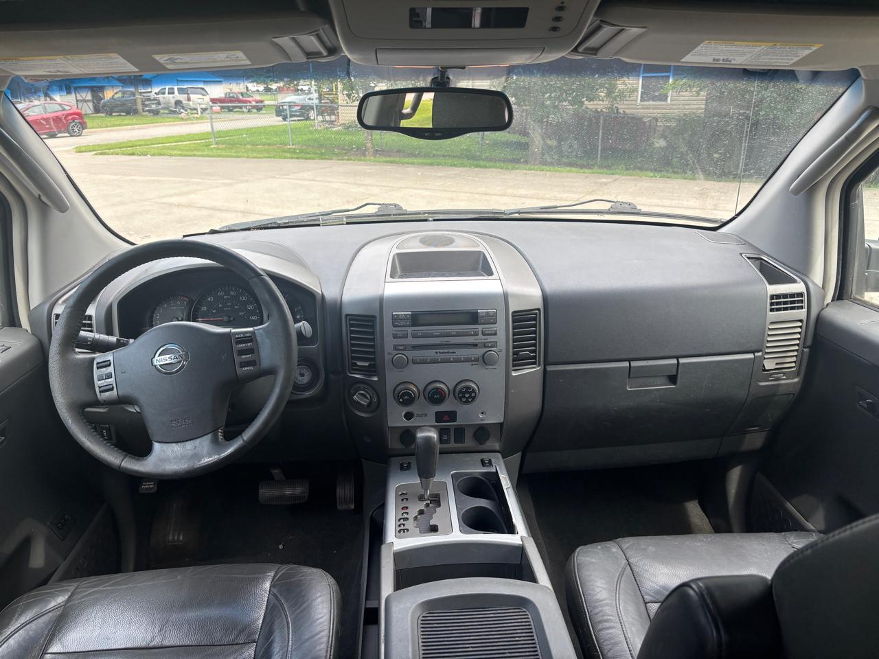 Nissan Titan XE Crew Cab 4WD 2005