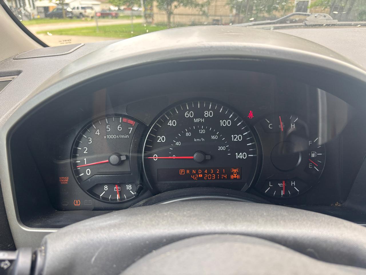 Nissan Titan XE Crew Cab 4WD 2005