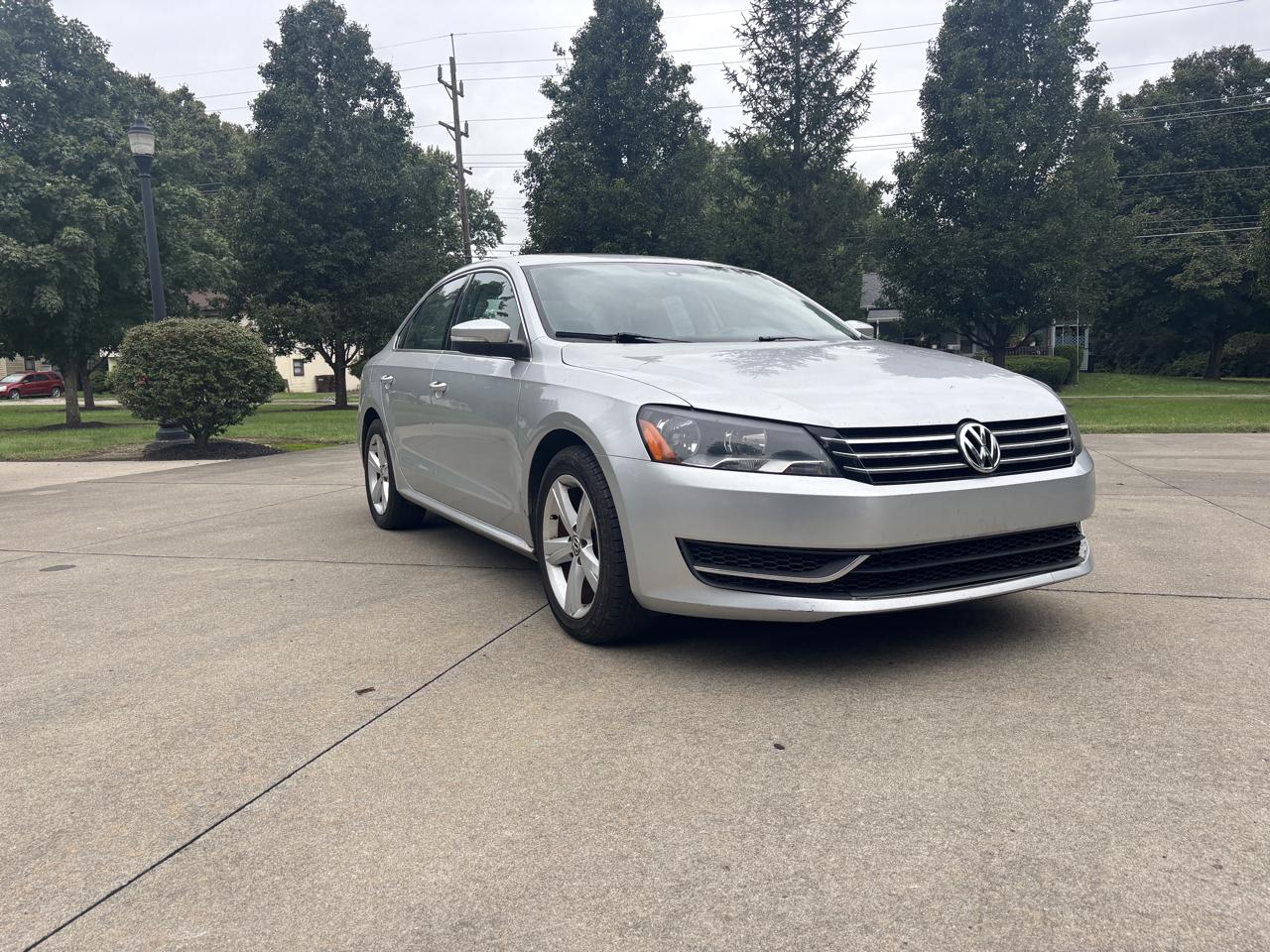 Volkswagen Passat 2.5L SE AT 2013
