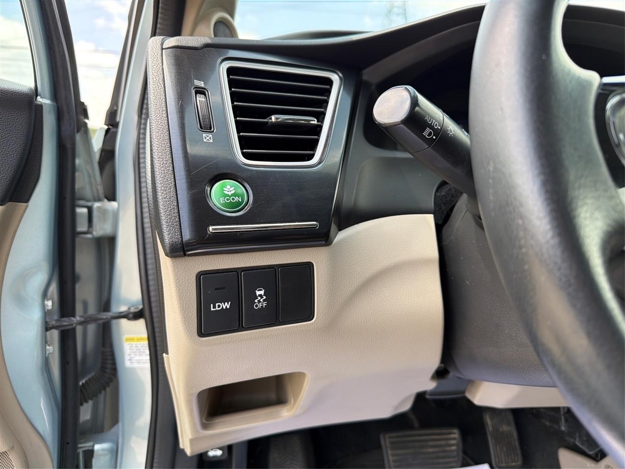 Honda Civic Hybrid  2013