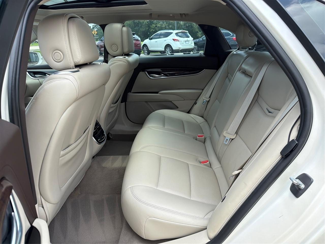 Cadillac XTS Premium 2013