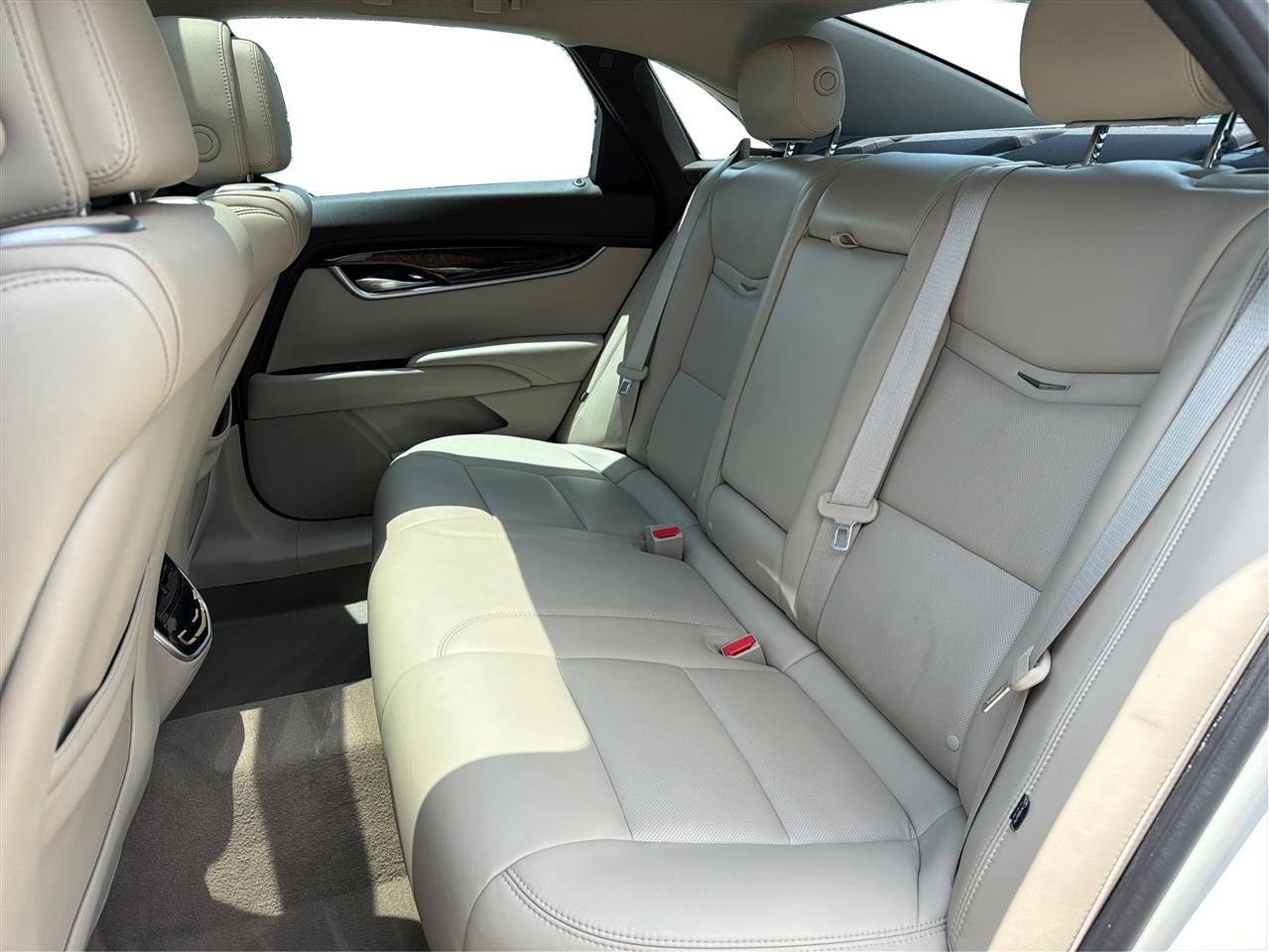 Cadillac XTS Premium 2013