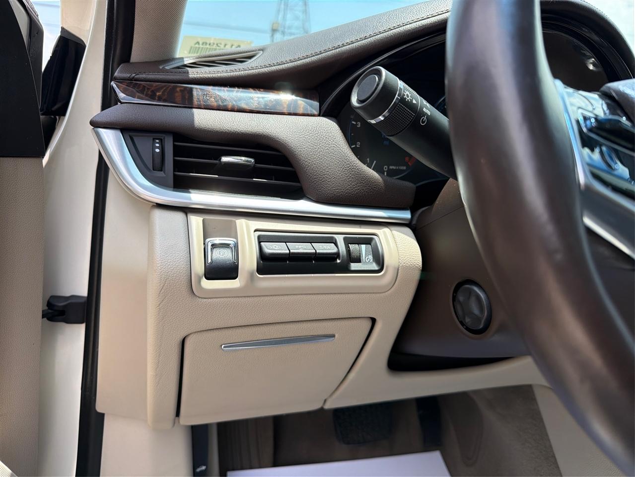 Cadillac XTS Premium 2013