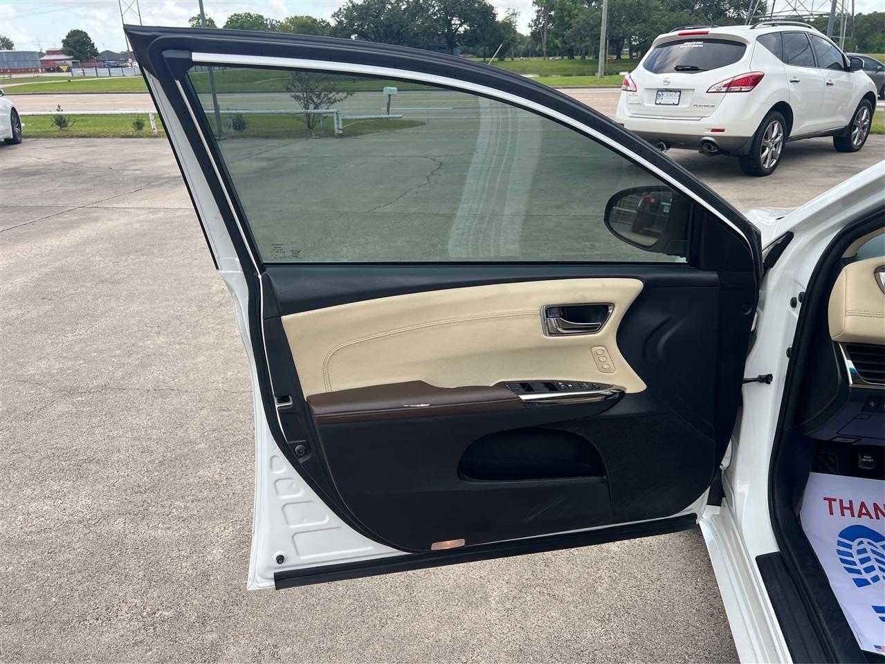 Toyota Avalon  2017