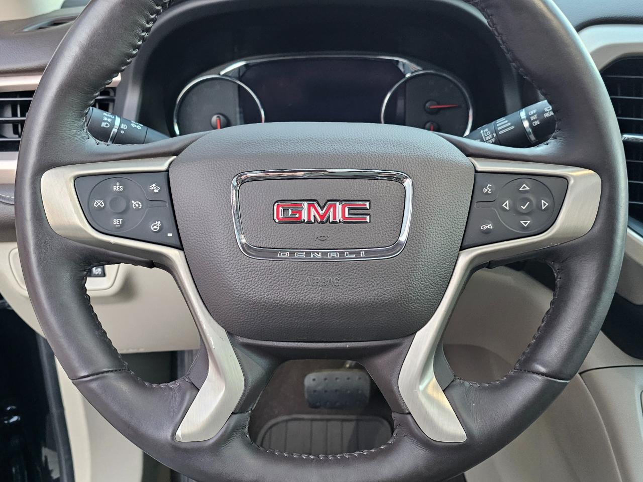 GMC Acadia Denali 2017