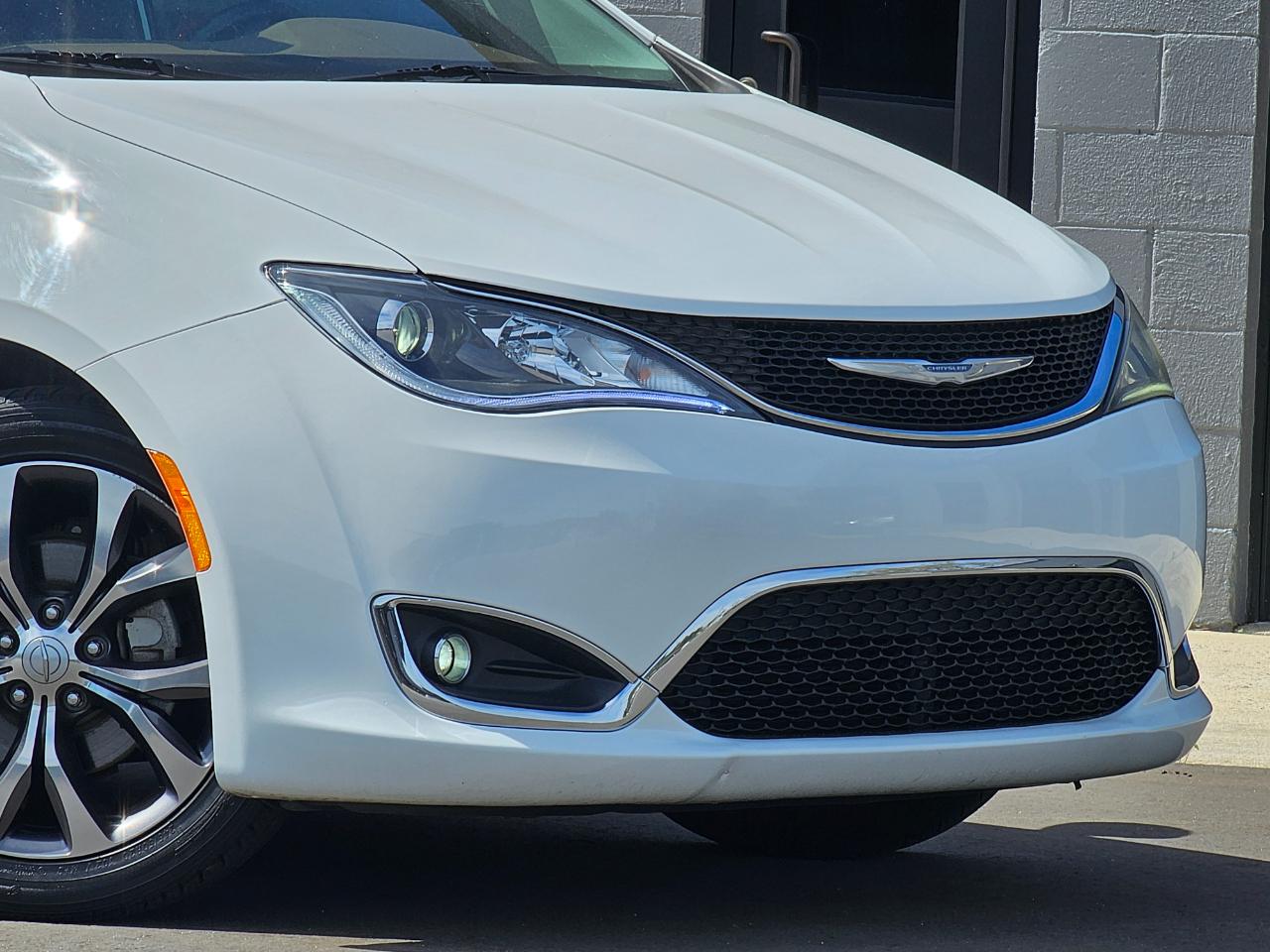 Chrysler Pacifica Limited 2018