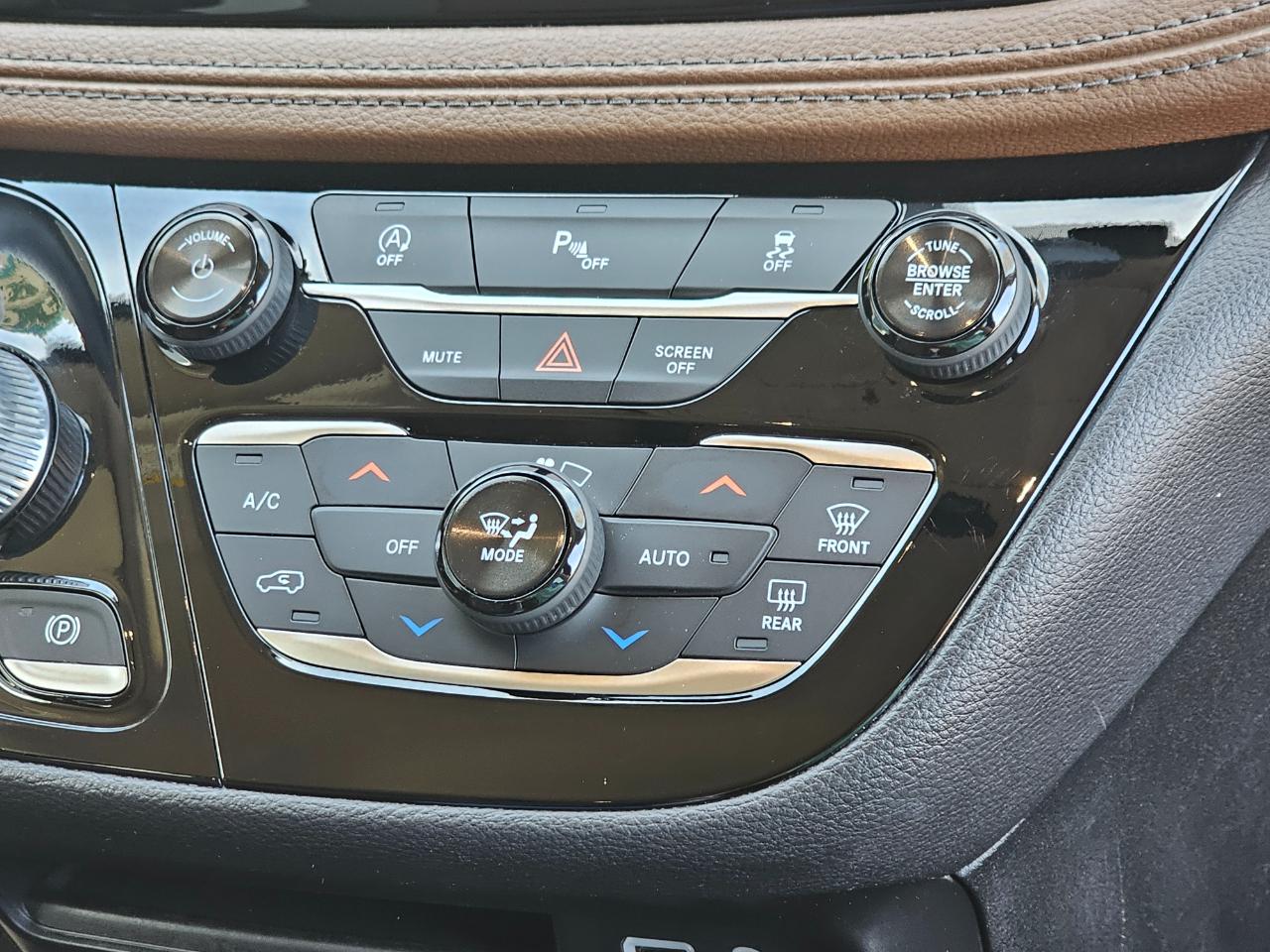 Chrysler Pacifica Limited 2018