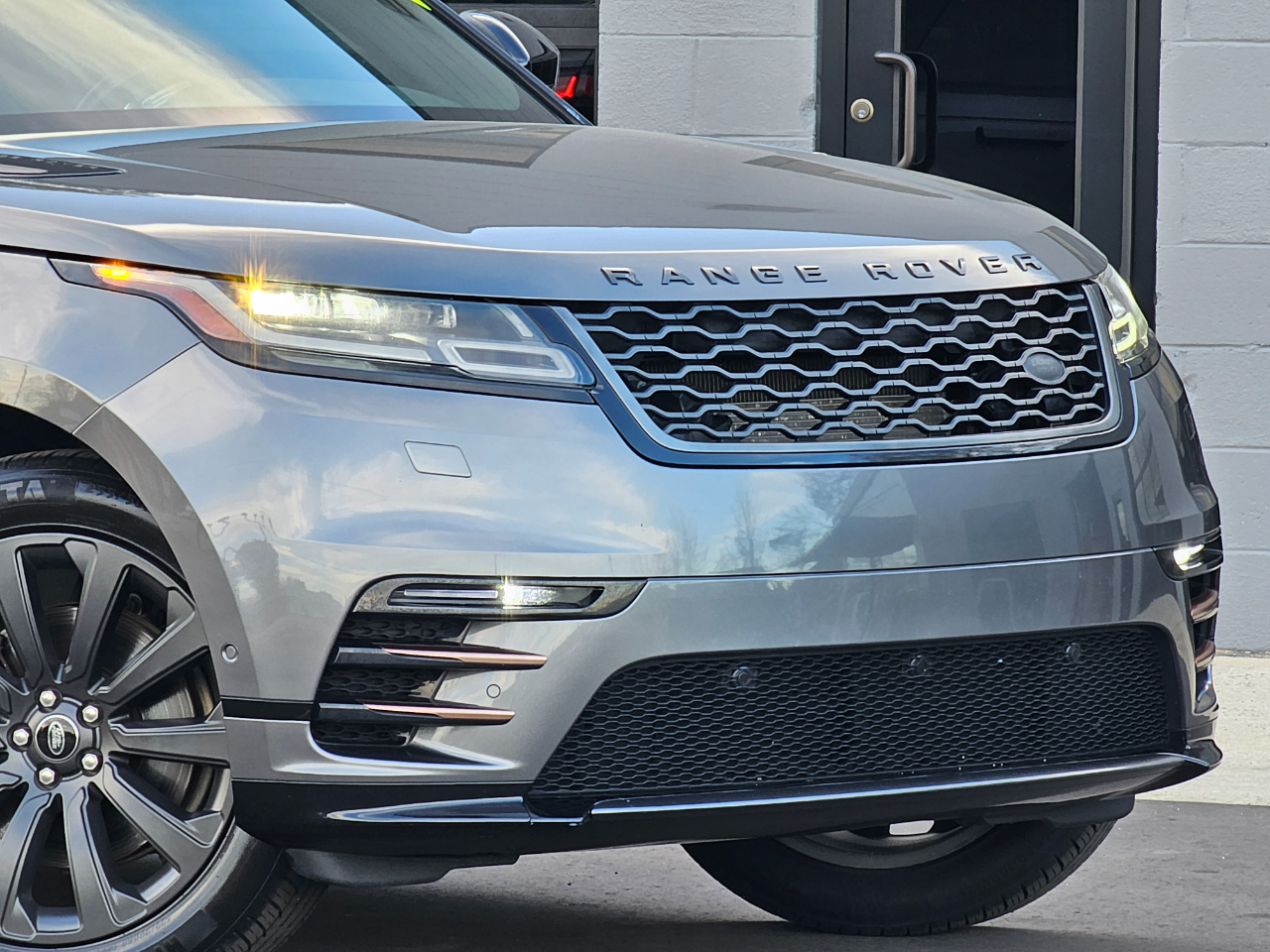 Land Rover Range Rover Velar R-Dynamic SE 2018