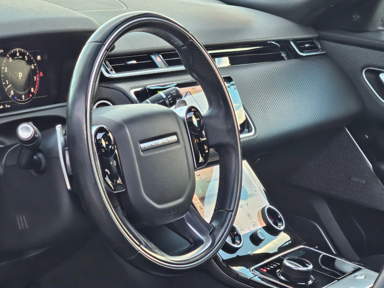 Land Rover Range Rover Velar R-Dynamic SE 2018