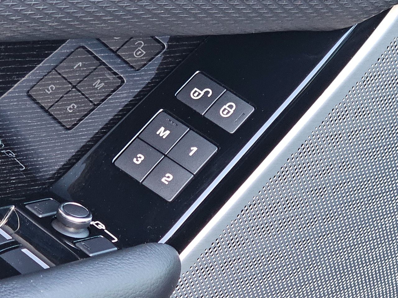 Land Rover Range Rover Velar R-Dynamic SE 2018