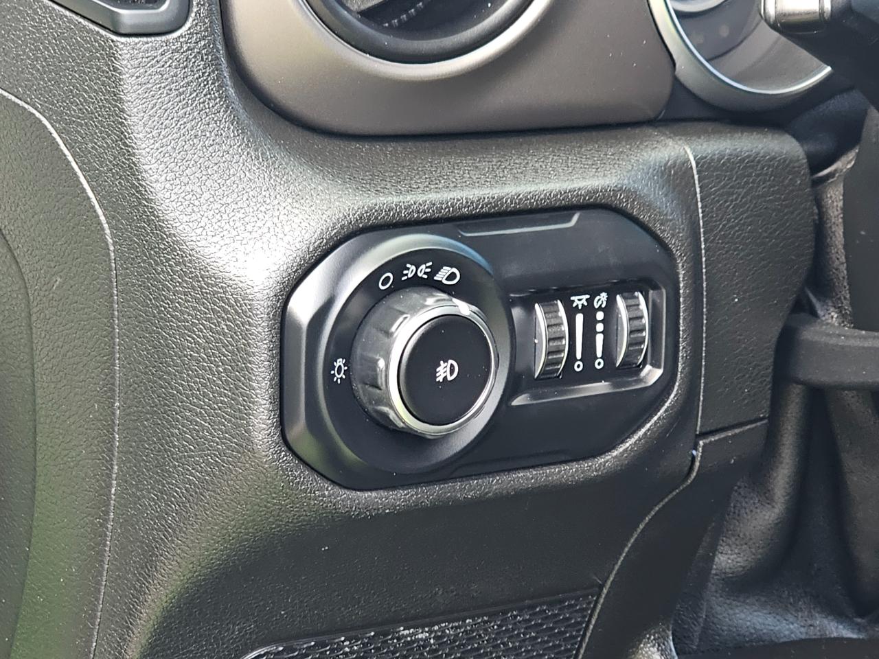 Jeep Wrangler Unlimited Sport 2018