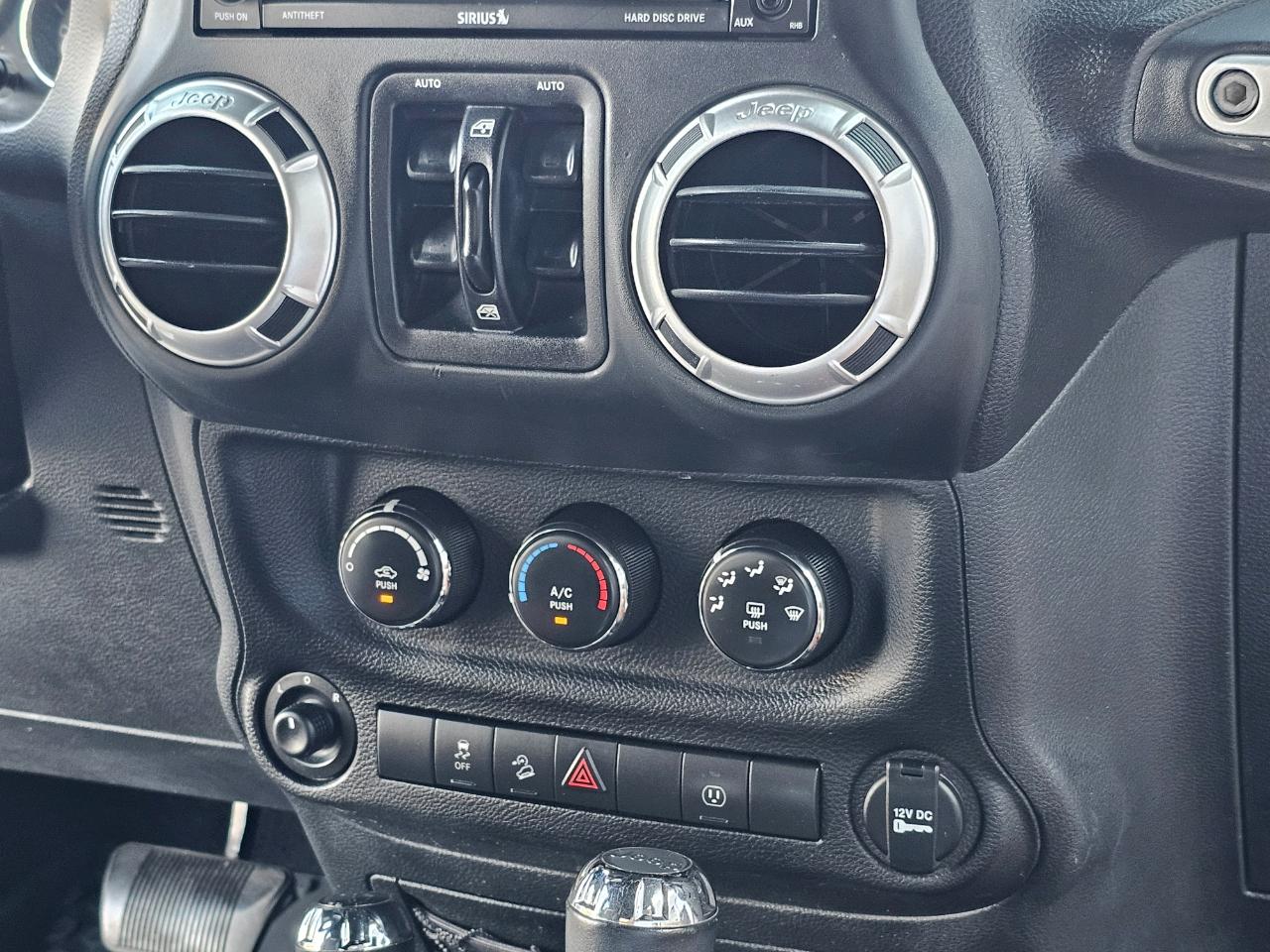 Jeep Wrangler Unlimited Sahara 4WD 2014
