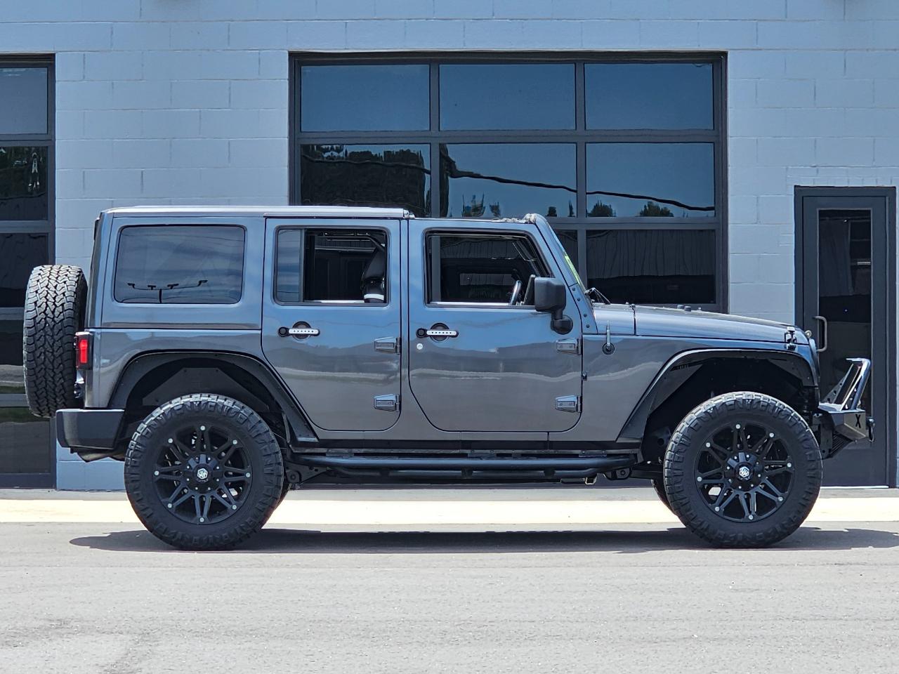Jeep Wrangler Unlimited Sahara 4WD 2014