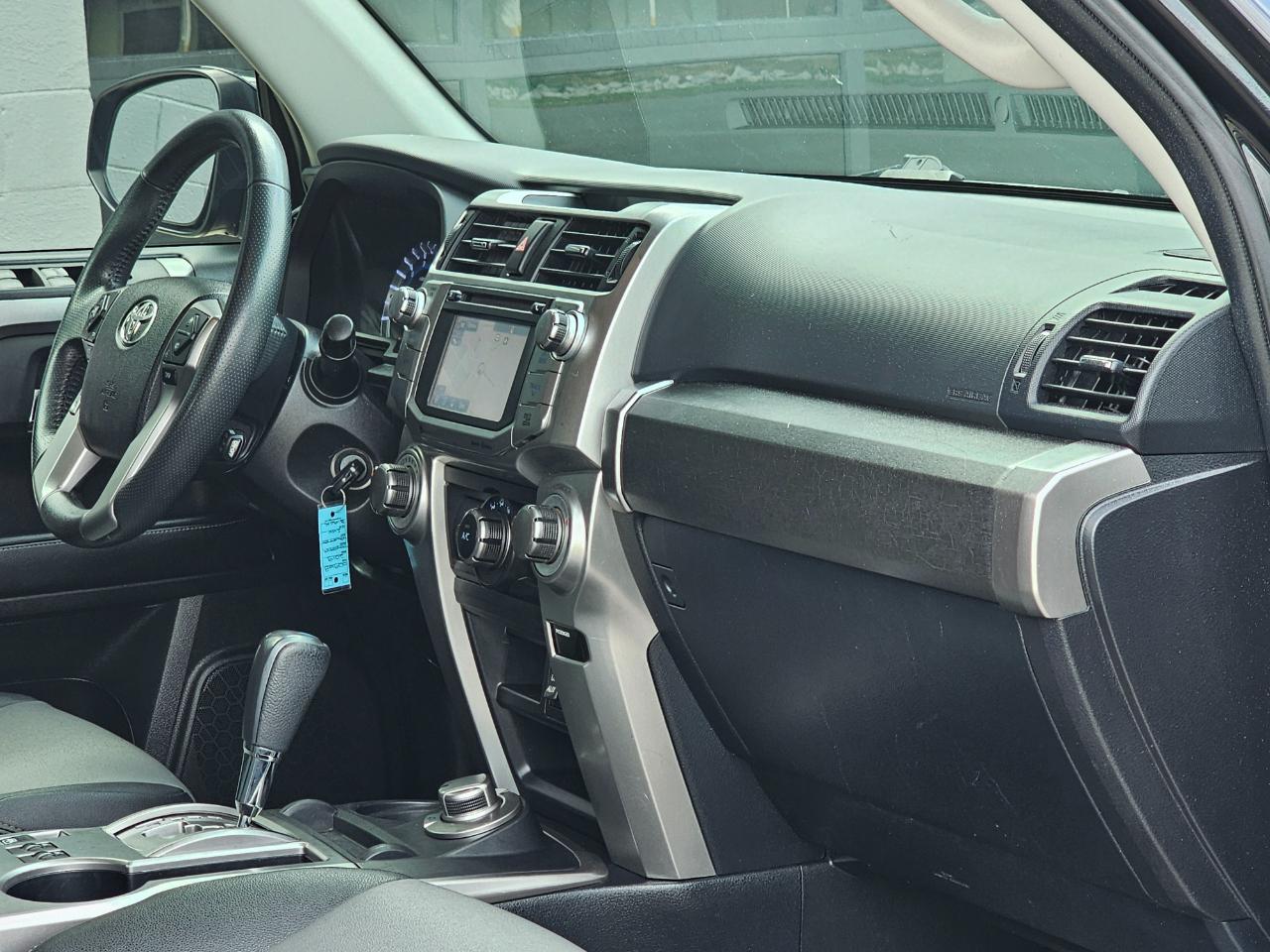 Toyota 4Runner SR5 4WD 2019
